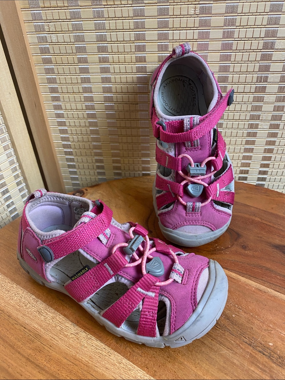 Keen Little Kids Size 11 Seacamp II CNX Sandals very Berry/Dawn Pink